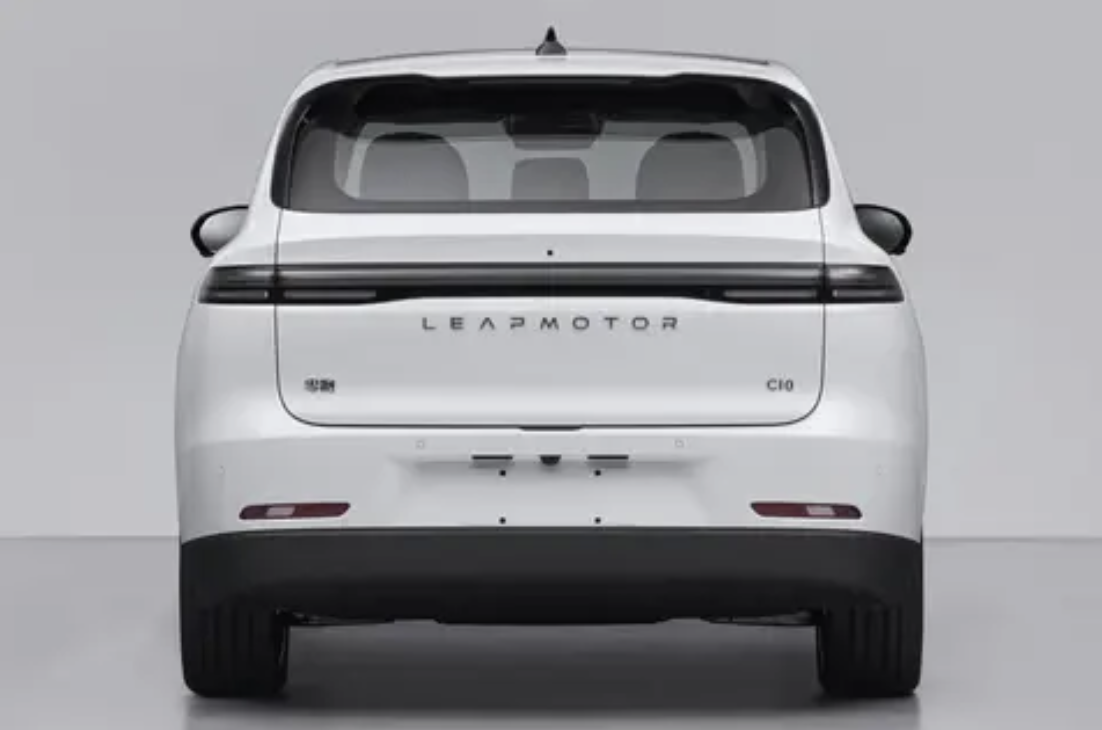 2025款零跑C10纯电版亮相工信部，功率提升至220千瓦，激光雷达智驾版来袭-圈子社区