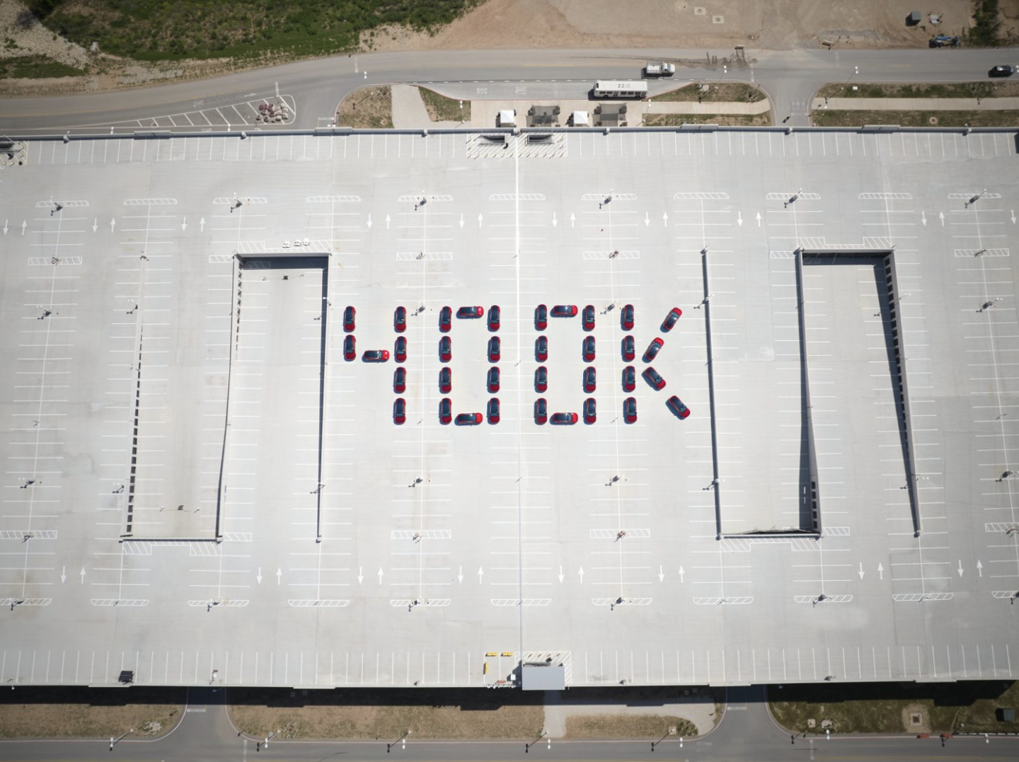 特斯拉德州工厂40万辆里程碑，新款Model Y产能飙升-圈子社区